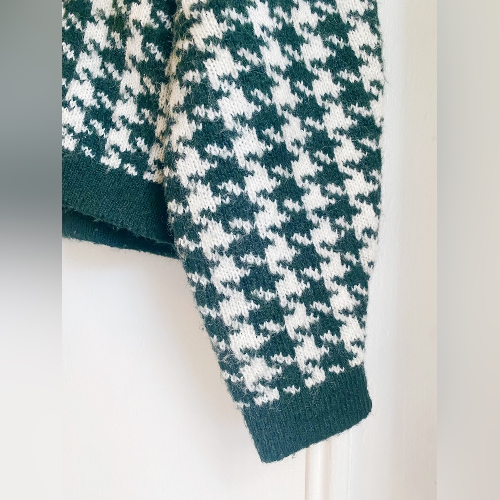 & other stories green and white houndstooth cropped fuzzy warm sweater Xs small - Picture 7 of 11